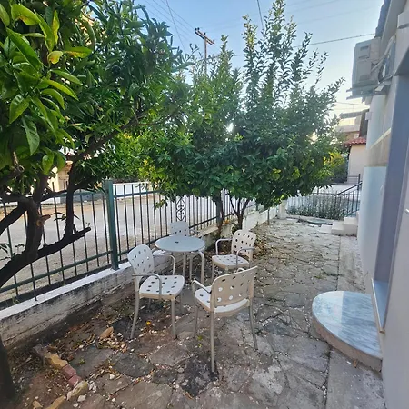 Chrysalis House * נאה פוטידאה